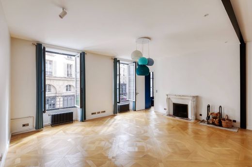 Appartement à Saint-Germain, Odéon, Monnaie, Paris
