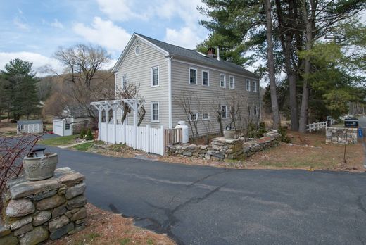 Detached House in Bethel, Fairfield County