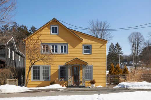 Detached House in Rhinecliff, Dutchess County