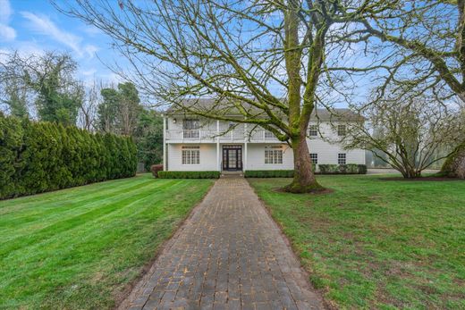 Luxury home in Aurora, Marion County