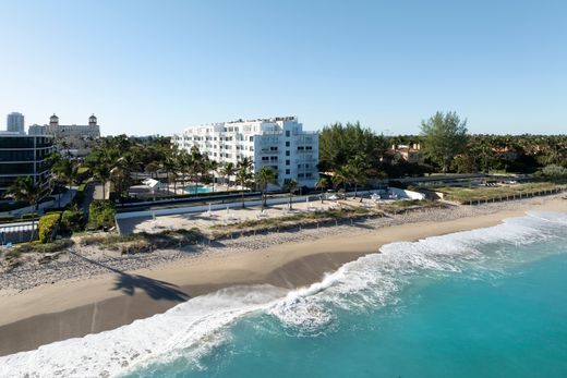 Apartment in Palm Beach, Florida