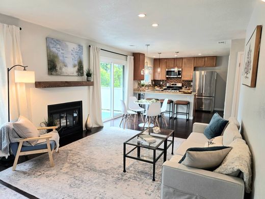 Daire Novato, Marin County