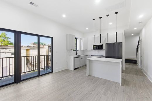 Apartment in Washington, Washington County