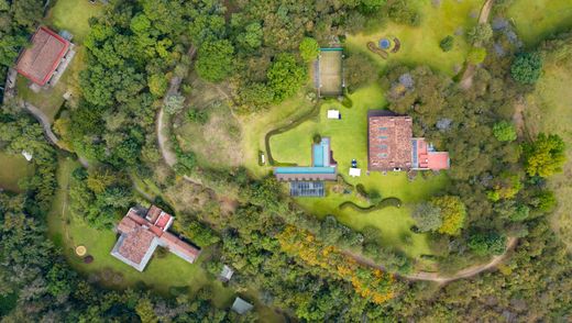 郊区住宅  出售 Valle de Bravo