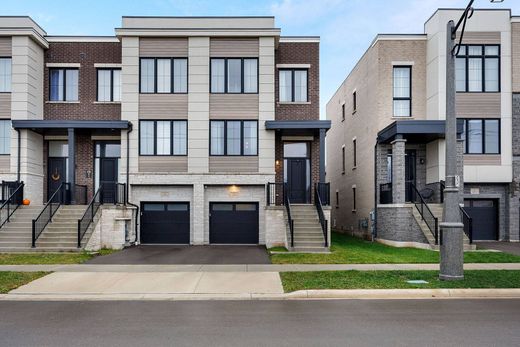 Αστικό ακίνητο σε Oakville, Ontario