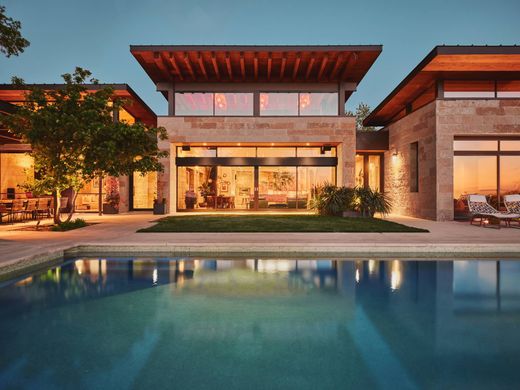 Detached House in Austin, Travis County