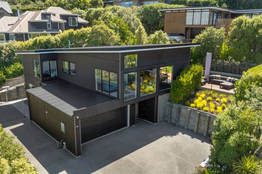 Detached House in Christchurch, Christchurch City