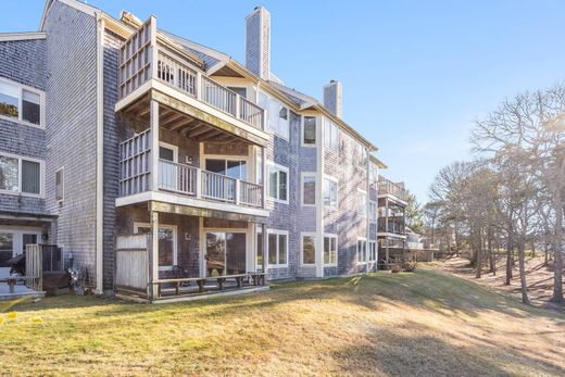 Apartment / Etagenwohnung in Yarmouth Port, Barnstable County