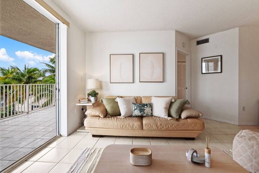 아파트 / Sunny Isles Beach, Miami-Dade County