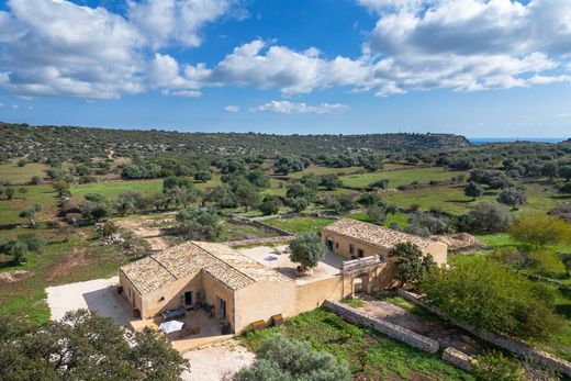Detached House in Noto, Syracuse