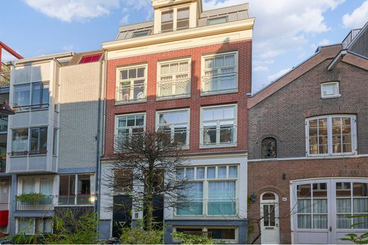 Daire Amsterdam, Gemeente Amsterdam