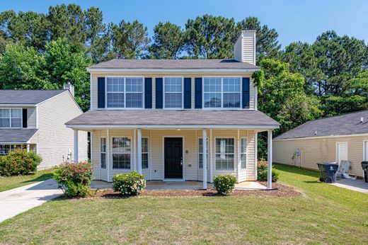 Detached House in Union City, Fulton County