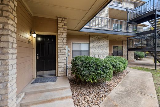 Luxury home in Granbury, Hood County