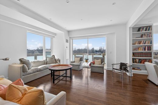 Apartment in Kansas City, Jackson County