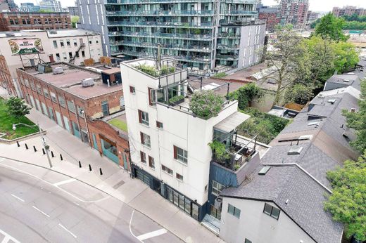 타운 하우스 / Toronto, Ontario