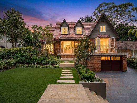 Detached House in Pymble, City of Sydney