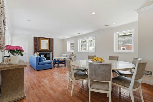 Detached House in Locust Valley, Nassau County