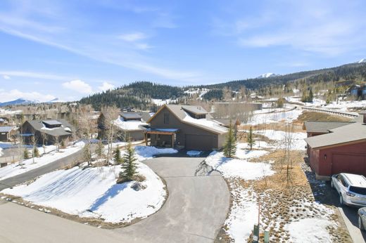 Luxury home in Silverthorne, Summit County