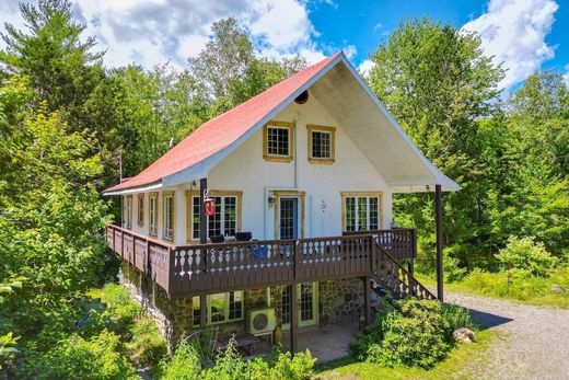 Maison individuelle à Saint-Hippolyte, Laurentides