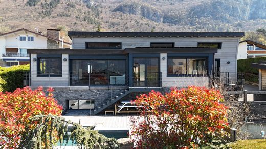 Detached House in Veyrier-du-Lac, Haute-Savoie