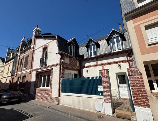 Casa di lusso a Trouville-sur-Mer, Calvados