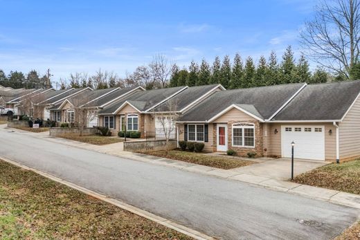 Luxury home in Franklin, Macon County