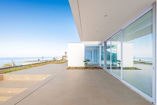 Detached House in Calheta, Madeira