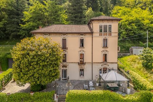 Villa in Porto Ceresio, Provincia di Varese