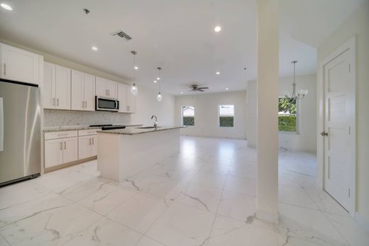 Villa in West Bay