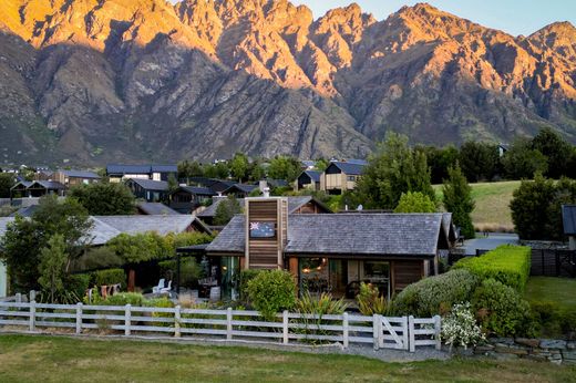 Detached House in Queenstown, Queenstown-Lakes District