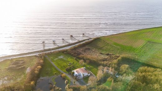 Detached House in Châtelaillon-Plage, Charente-Maritime
