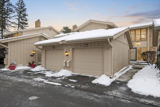 Квартира, West Bloomfield Township, Oakland County