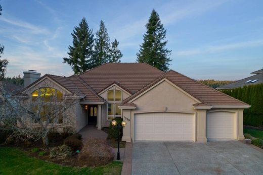 Luxury home in Camas, Clark County