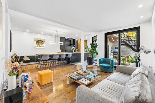 Le Plateau-Mont-Royal, City of Montréalの一戸建て住宅