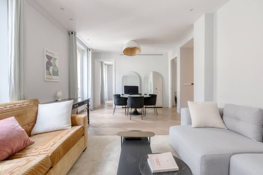 Apartment / Etagenwohnung in Chatelet les Halles, Louvre-Tuileries, Palais Royal, Paris