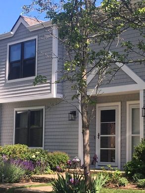 Townhouse - Southampton, Suffolk County