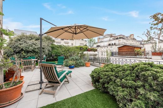 Apartment in Neuilly-sur-Seine, Hauts-de-Seine