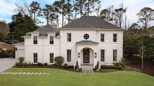 Detached House in Sandy Springs, Fulton County