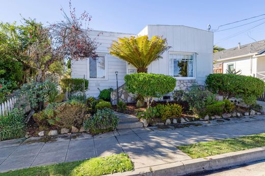 Detached House in Pacific Grove, Monterey County