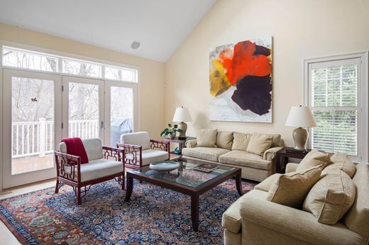 Townhouse in Winchester, Middlesex County