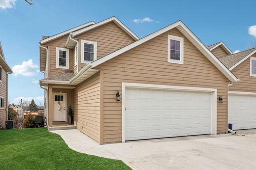 Apartment in Brookfield, Waukesha County