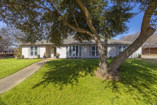 Detached House in Joshua, Johnson County