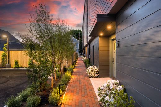 Townhouse in Providence, Providence County