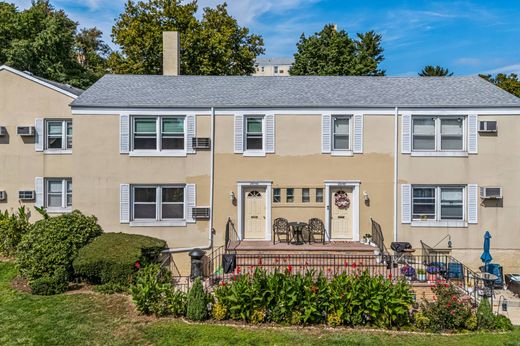 Luxus-Haus in Bellerose, Nassau County