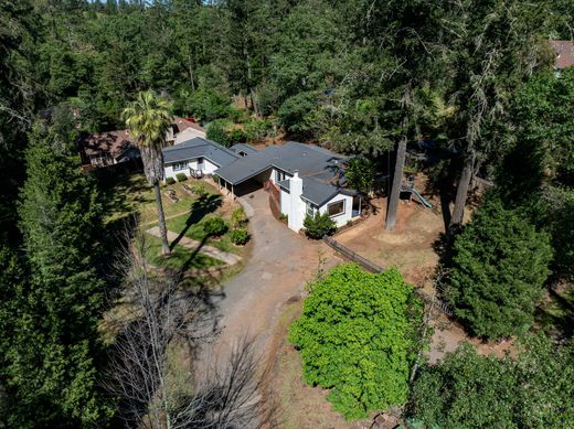 Luxury home in Angwin, Napa County