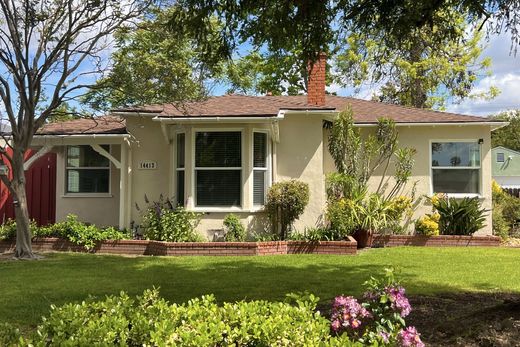 Luxury home in Van Nuys, Los Angeles County