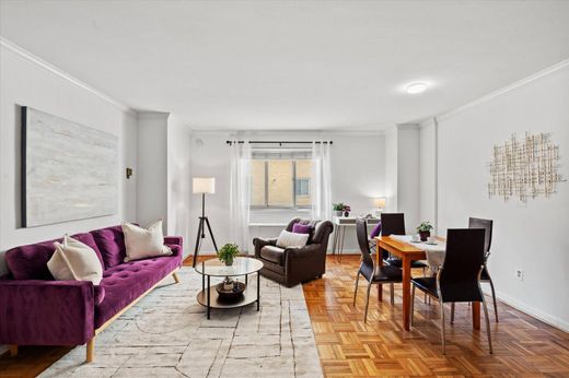 Apartment in Washington, Washington County