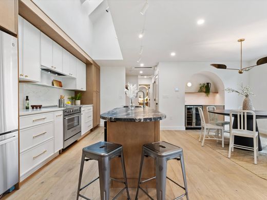 Apartment for sale in Somerville