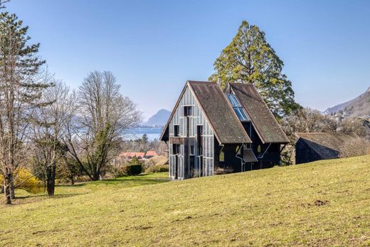 Casa en Menthon-Saint-Bernard, Alta Saboya