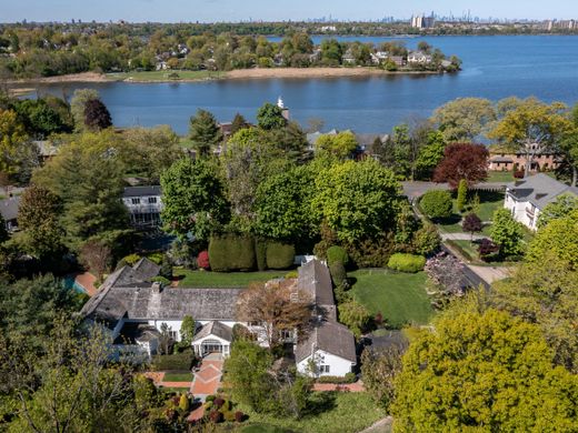 Luxury home in Great Neck, Nassau County